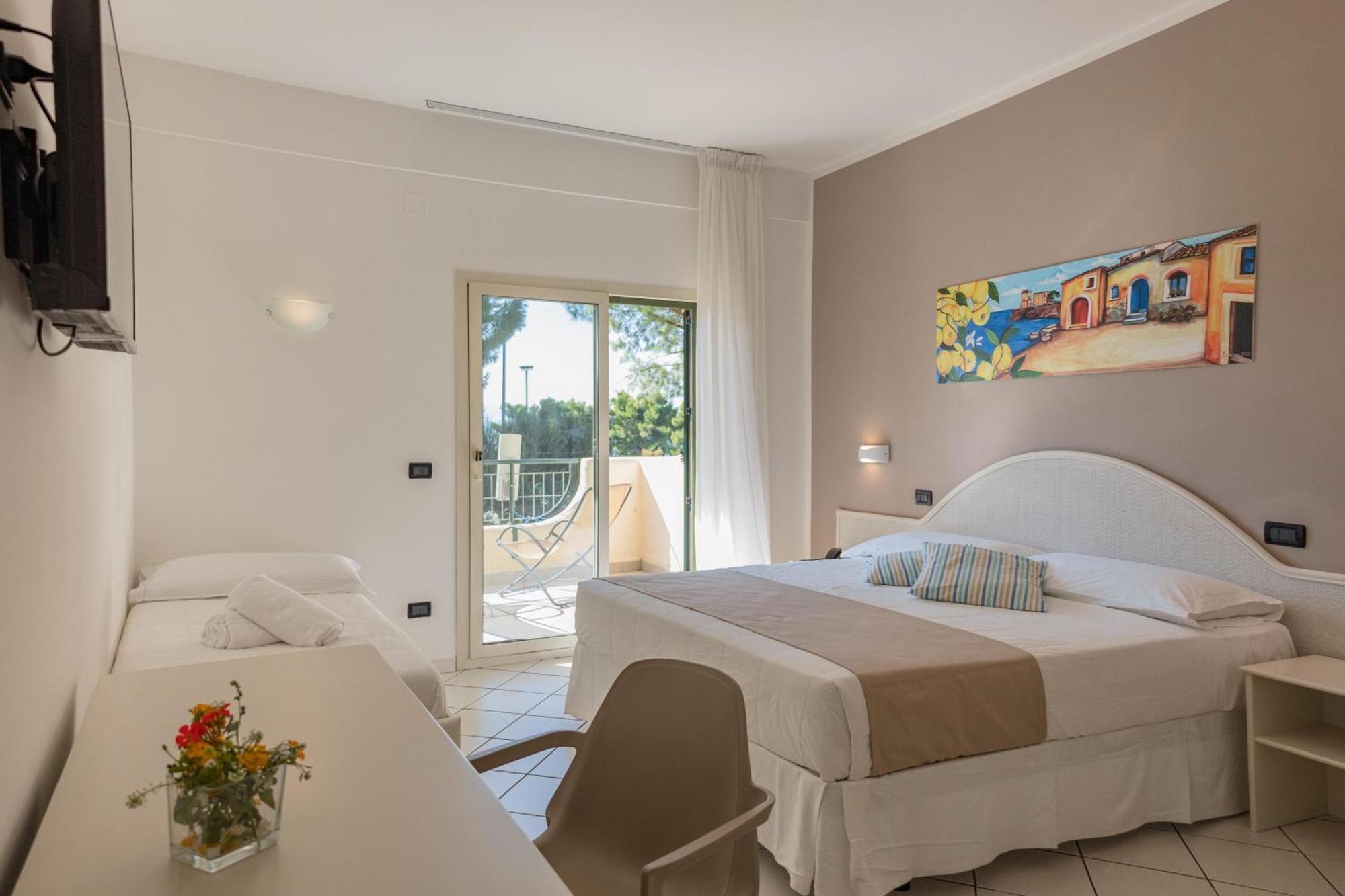 Cdshotels Terrasini - Citta Del Mare Екстериор снимка